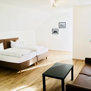 Hotel Gasthof Schrätzenstaller, Hettenshausen